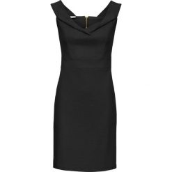 Sukienka ołówkowa z dekoltem carmen bonprix czarny. Czarne sukienki damskie bonprix, bez wzorów, eleganckie, bez kołnierzyka, bez rękawów, ołówkowe. Za 119,99 zł.