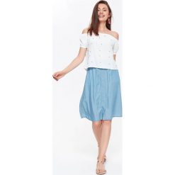 BLUZKA Z ODKRYTYMI RAMIONAMI. Szare bluzki z odkrytymi ramionami marki Top Secret, eleganckie. Za 19,99 zł.