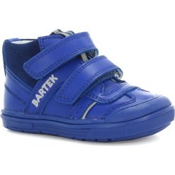 Bartek - Buty dziecięce. Niebieskie trampki chłopięce Bartek, bez wzorów, ze skóry, sportowe, z okrągłym noskiem, bez zapięcia. W wyprzedaży za 139,90 zł.