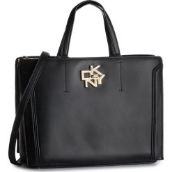Torebka DKNY - R92DKC12 Blk/Gold BGD. Czarne torebki klasyczne damskie DKNY, z aplikacjami, ze skóry, klasyczne, zdobione, bez dodatków. W wyprzedaży za 589,00 zł.