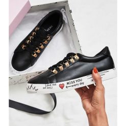 Czarne Buty Sportowe Surrender. Czarne buty sportowe damskie marki vices. Za 79,99 zł.