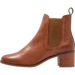 KIOMI Ankle boot cognac. Brązowe botki damskie na zamek KIOMI, z materiału. Za 379,00 zł.