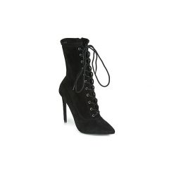 Botki Steve Madden Satisfied. Czarne botki damskie marki Steve Madden, bez obcasa, bez zapięcia. Za 495,20 zł.