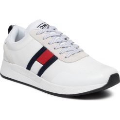 Sneakersy TOMMY JEANS - Flag Flexi Tommy Jeans Sneaker EM0EM00331 White 100. Białe sneakersy męskie Tommy Jeans, bez zapięcia. W wyprzedaży za 279,00 zł.