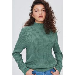 Sweter oversize z dekoltem turtleneck - Turkusowy. Niebieskie swetry damskie Sinsay, s, bez wzorów, bez rękawów, bez kaptura. W wyprzedaży za 41,99 zł.