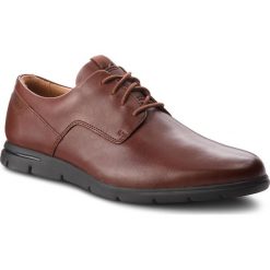 Półbuty CLARKS - Vennor Walk 261364217 Mahogany Leather. Pomarańczowe półbuty męskie marki Clarks, na co dzień, bez wzorów, ze skóry, eleganckie, bez zapięcia. W wyprzedaży za 279,00 zł.