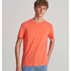 Gładki T-shirt - Pomarańczowy. Pomarańczowe t-shirty męskie Reserved, xl, bez wzorów, bez kołnierzyka. Za 24,99 zł.
