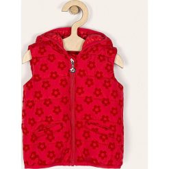 Blukids - Bezrękawnik dziecięcy 74-98 cm. Czerwone kurtki dziewczęce Blukids, bez wzorów, z poliesteru, z kapturem. W wyprzedaży za 59,90 zł.