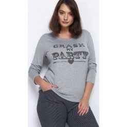 Szara Bluzka House Party. Szare bluzki damskie marki Born2be, xl, z aplikacjami, z okrągłym kołnierzem, z długim rękawem. Za 39,99 zł.