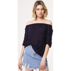 Granatowa Bluzka Quinzhee. Niebieskie koszule damskie Born2be, xl, bez wzorów, bez kołnierzyka, bez rękawów. W wyprzedaży za 29,99 zł.