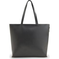 Torebka shopper - Szary. Szare torby damskie na zakupy Reserved, bez wzorów, bez dodatków. W wyprzedaży za 39,99 zł.