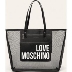 Love Moschino - Torebka. Czarne torby damskie na zakupy Love Moschino, z nadrukiem, ze skóry ekologicznej, na ramię, duże, z nadrukiem, bez dodatków. W wyprzedaży za 359,90 zł.