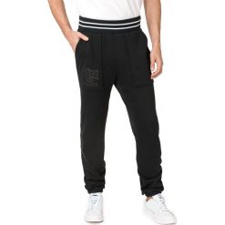 Converse Twisted Varsity Spodnie dresowe Czarny Wielokolorowy. Czarne spodnie męskie Converse, m, bez wzorów, z bawełny. Za 292,95 zł.