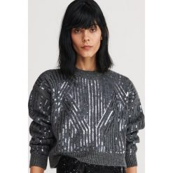 Sweter z cekinami - Szary. Szare swetry damskie Reserved, s, bez wzorów, bez rękawów, bez kaptura. W wyprzedaży za 99,99 zł.