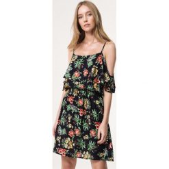 Granatowa Sukienka Incline. Szare sukienki damskie Born2be, s, bez wzorów, sportowe, bez kołnierzyka, bez rękawów, mini, sportowe. Za 49,99 zł.