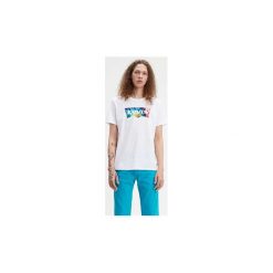 T-shirty z krótkim rękawem Levis 22489 HOUSEMARK GRAPHIC TEE. Szare t-shirty męskie Levi's®, s, bez wzorów, bez kołnierzyka, krótkie. Za 94,85 zł.