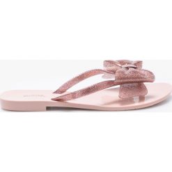 Melissa - Japonki Harmonic. Różowe klapki damskie Melissa, bez wzorów, z materiału, bez obcasa. W wyprzedaży za 119,90 zł.