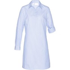 Sukienka szmizjerka bonprix biało-niebieski w paski. Niebieskie sukienki damskie bonprix, w paski, bez kołnierzyka, bez rękawów, długie, szmizjerki. Za 89,99 zł.