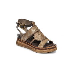 Sandały Airstep / A.S.98 LAGOS. Żółte sandały damskie marki Airstep / A.S.98, bez wzorów, bez obcasa, bez zapięcia. Za 879,00 zł.