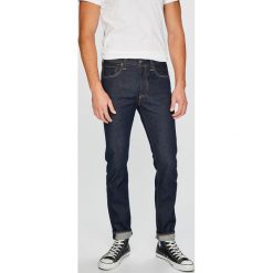 Levi's - Jeansy Skinny Noten. Brązowe jeansy męskie regular Levi's®, z bawełny. W wyprzedaży za 299,90 zł.