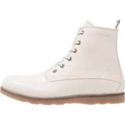 Botki damskie: Ten Points NEW CAROL Botki sznurowane offwhite