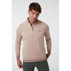 Bluza w kolorze beżowym. Brązowe bluzy męskie Jimmy Sanders, xxl, bez wzorów, z bawełny, ze stójką, bez rękawów, bez kaptura. W wyprzedaży za 174,95 zł.