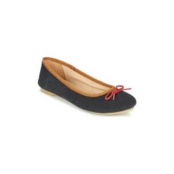 Baleriny Kickers BAIE. Czarne baleriny damskie Kickers, bez wzorów, bez obcasa. Za 224,30 zł.