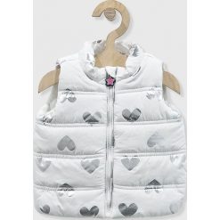 Blukids - Bezrękawnik dziecięcy 56-74 cm. Białe kurtki dziewczęce Blukids, bez wzorów, z poliesteru, bez kaptura. W wyprzedaży za 39,90 zł.