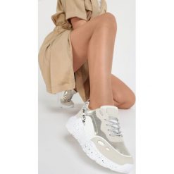 Złote Sneakersy Briony. Żółte sneakersy damskie Renee. Za 99,99 zł.