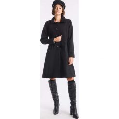 Czarny Elegancki Jednorzędowy Płaszcz z Małym Kołnierzykiem. Czarne kurtki damskie Nommo, s, z poliesteru, eleganckie. Za 244,90 zł.