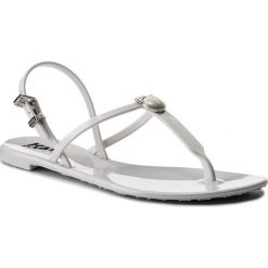 Sandały KARL LAGERFELD - KL80001 White Rubber. Białe klapki damskie KARL LAGERFELD, bez wzorów, z tworzywa sztucznego, bez obcasa, na obcasie. W wyprzedaży za 239,00 zł.