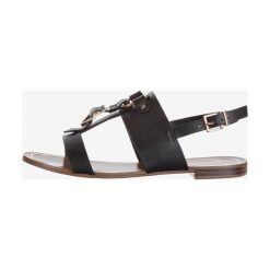 Aldo Afiarien Sandały Czarny. Czarne sandały damskie ALDO, w paski, z materiału, bez obcasa, z paskami. Za 257,95 zł.