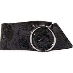 Pasek Damski GUESS - W0GZ20 L0NI0 JBLK. Czarne paski damskie Guess, w paski, ze skóry. W wyprzedaży za 329,00 zł.