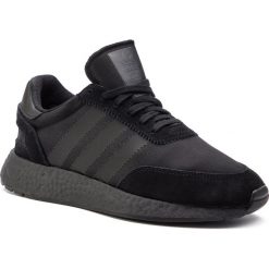 Buty adidas - I 5923 BD7525 Cblack/Cblack/Cclack. Czarne półbuty męskie Adidas, na co dzień, bez wzorów, ze skóry, klasyczne, bez zapięcia. W wyprzedaży za 359,00 zł.