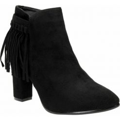 BOTKI CASU AF8647. Czarne botki damskie Casu, bez obcasa, bez zapięcia. Za 59,99 zł.