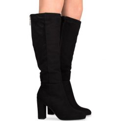 Kozaki damskie Sixth Sens F137 Czarne. Czarne kozaki damskie Sixth Sens, z tworzywa sztucznego, eleganckie, bez obcasa, na obcasie, bez zapięcia. Za 139,00 zł.