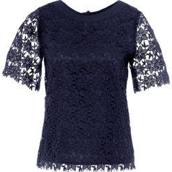 MAX&Co. CARNET Bluzka dark blue. Niebieskie bluzki damskie marki MAX&Co., z materiału. W wyprzedaży za 384,50 zł.