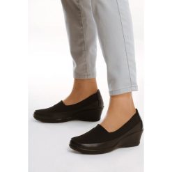 Czarne Półbuty Your Queen. Czarne koturny damskie Born2be, z okrągłym noskiem, bez obcasa, na platformie, bez zapięcia. Za 49,99 zł.