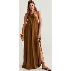 Mango - Sukienka West. Czarne sukienki damskie Mango, s, z wiskozy, casualowe, z okrągłym kołnierzem, rozkloszowane. W wyprzedaży za 99,90 zł.