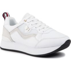Sneakersy TOMMY HILFIGER - Tommy Dress City Sneaker FW0FW04604 White YBS. Białe półbuty damskie TOMMY HILFIGER, z zamszu. Za 449,00 zł.
