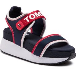 Sandały TOMMY JEANS - Sporty Neoprene Hybrid Sandal EN0EN00445 Midnight 403. Niebieskie klapki damskie Tommy Jeans, bez wzorów, z jeansu, bez obcasa. W wyprzedaży za 319,00 zł.