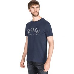 BOSS Hugo Boss Koszulka Niebieski. Niebieskie podkoszulki męskie BOSS Hugo Boss, m, z haftami, z bawełny, bez kołnierzyka, z krótkim rękawem, krótkie. Za 268,95 zł.