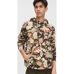 Bluza z kapturem moro - Beżowy. Brązowe bluzy męskie Cropp, s, moro, z kapturem, bez rękawów, z kapturem. Za 129,99 zł.