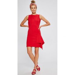 Answear - Sukienka Stripes Vibes. Szare sukienki dzianinowe marki ANSWEAR, na co dzień, l, casualowe, z okrągłym kołnierzem, mini, dopasowane. W wyprzedaży za 79,90 zł.