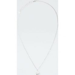 Naszyjnik z palmą. Szare naszyjniki damskie Pull&Bear. Za 24,90 zł.