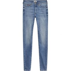 Jeansy Super Skinny Fit Tommy Jeans Sylvia DW0DW08096. Niebieskie jeansy damskie Tommy Jeans. W wyprzedaży za 349,00 zł.