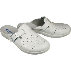 INBLU AE-01 biały, klapki damskie. Białe klapki damskie Inblu, w paski, bez obcasa. Za 66,99 zł.