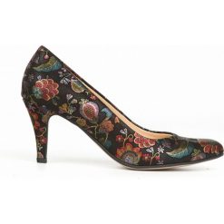 Szpilki - skóra naturalna - model 1367 - kolor czarne liście. Czarne czółenka damskie Zapato, bez wzorów, ze skóry, bez obcasa, na szpilce. Za 319,00 zł.