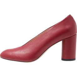 L37 LUNA Czółenka red. Czarne buty ślubne damskie marki L37, z materiału, retro. Za 569,00 zł.