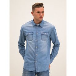 Koszula Guess M01H33 D3YO1. Niebieskie koszule męskie Guess, m, z aplikacjami, z elastanu, casualowe, bez kołnierzyka, bez rękawów. W wyprzedaży za 299,00 zł.